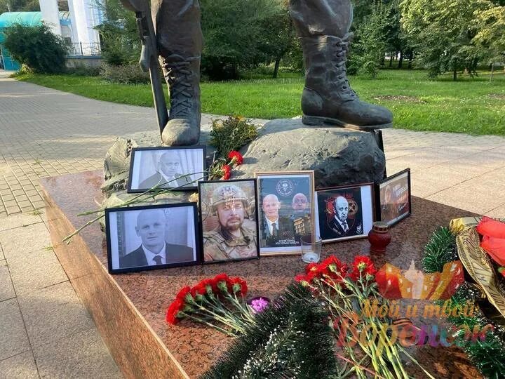 Goryachy Klyuch, memorial Вечный огонь. Lenin st. Information about sight, photo