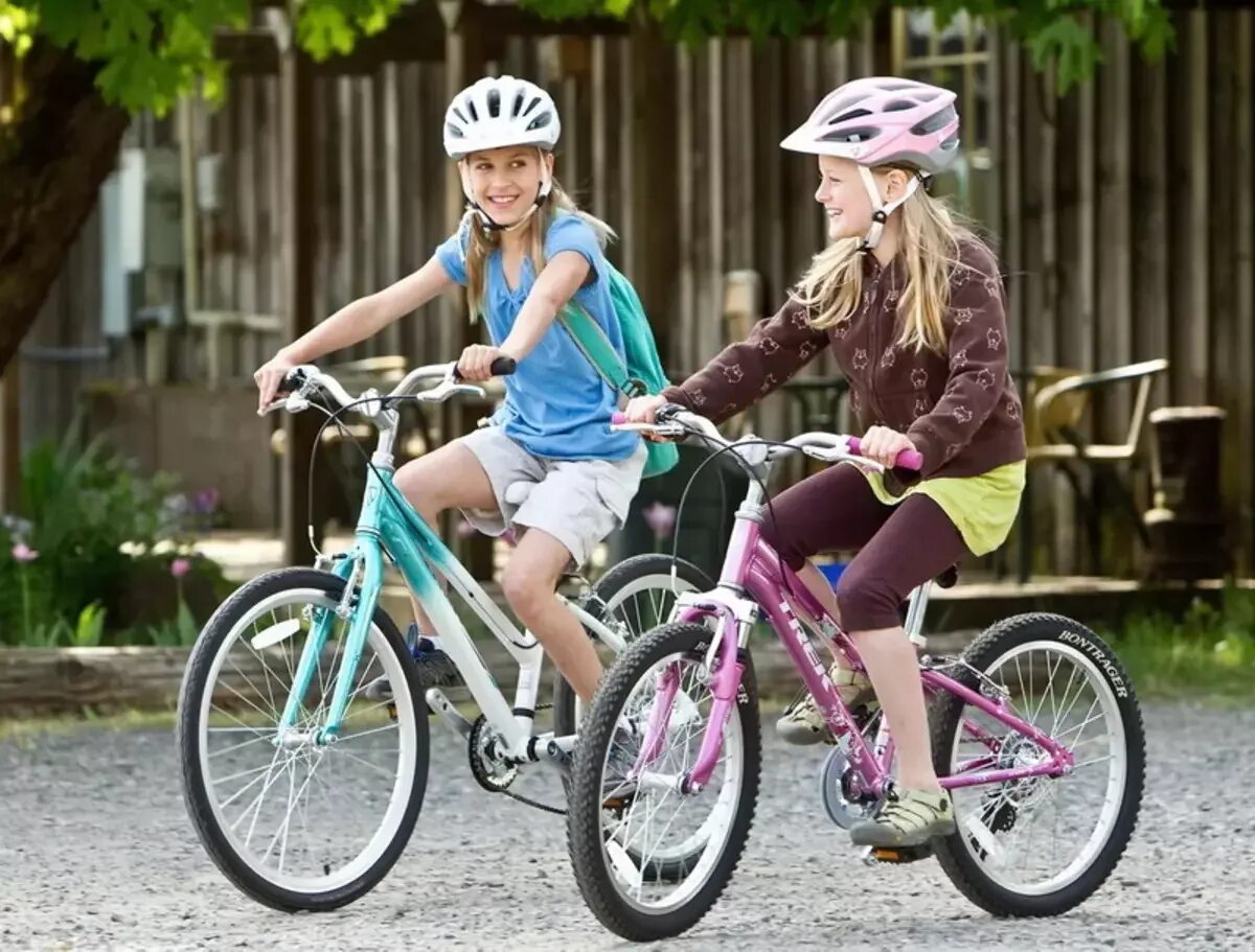 Какой велосипед выбрать для девочки. Подросток на велосипеде. Дети с велосипедом. Детские велосипеды подростков. Кататься на велосипеде.