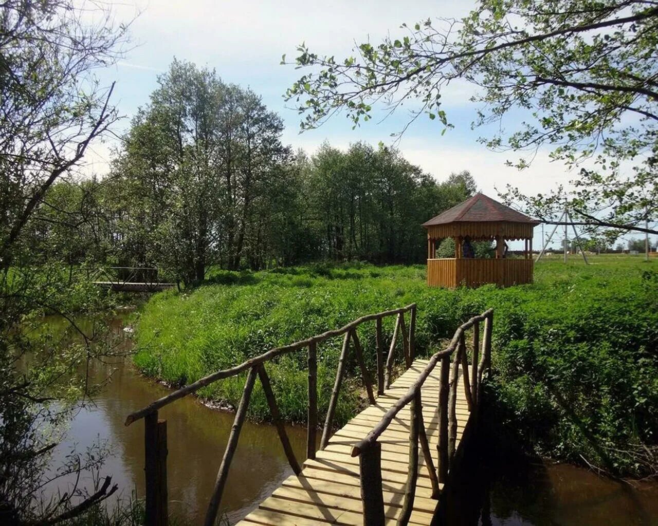 Беседка наро фоминск. Г.О. Наро-Фоминский Николины озера. Озеро в Наро Фоминске.