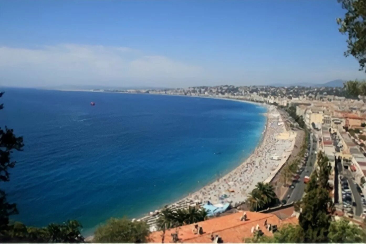 Nice beach. Ницца Лазурный берег. Канны Франция Лазурный берег. Ницца Франция Лазурный берег пляж. Ницца Лазурный пляж.