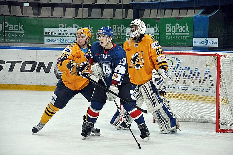 команда южный урал хоккей. южный урал бренд. южный урал вхл. хк южный урал фото. игроки южного урала.