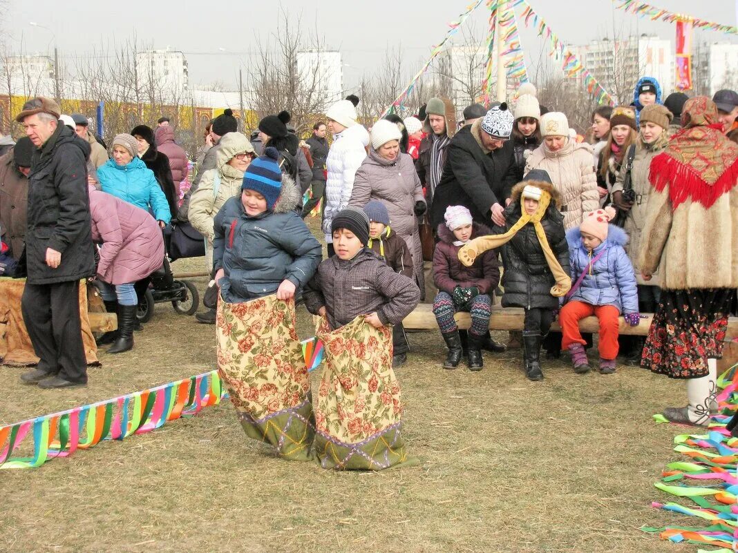 Масленица в парке коломенское 2024. Масленица в Москве. Коломенское в Москве Масленица. Масленица в 2022 в Коломенском парке. Масленица во Владимире.