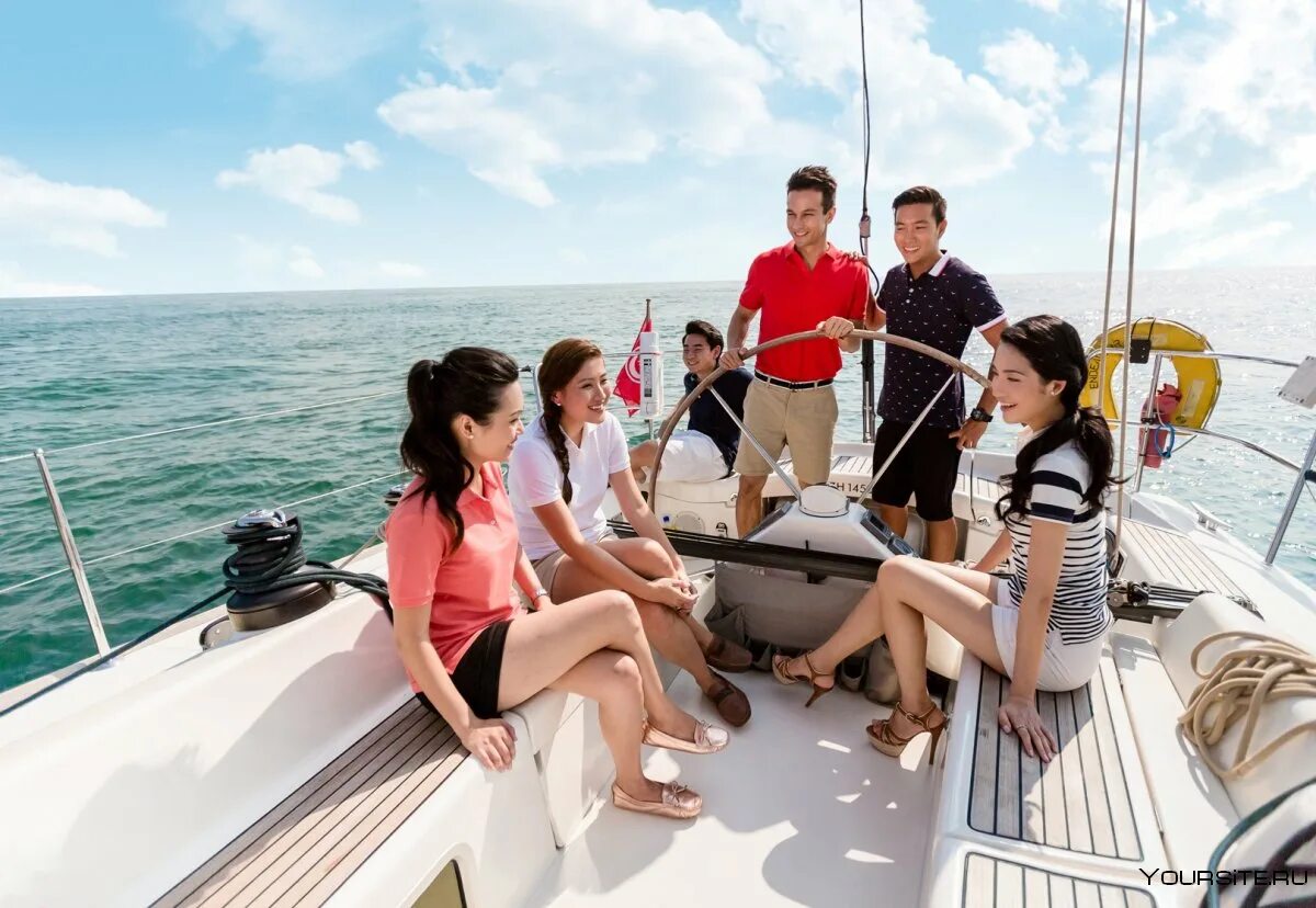 Туристический лайнер. Морское путешествие. Паром роял карибиан. Туризм море. Круиз сочи египет.