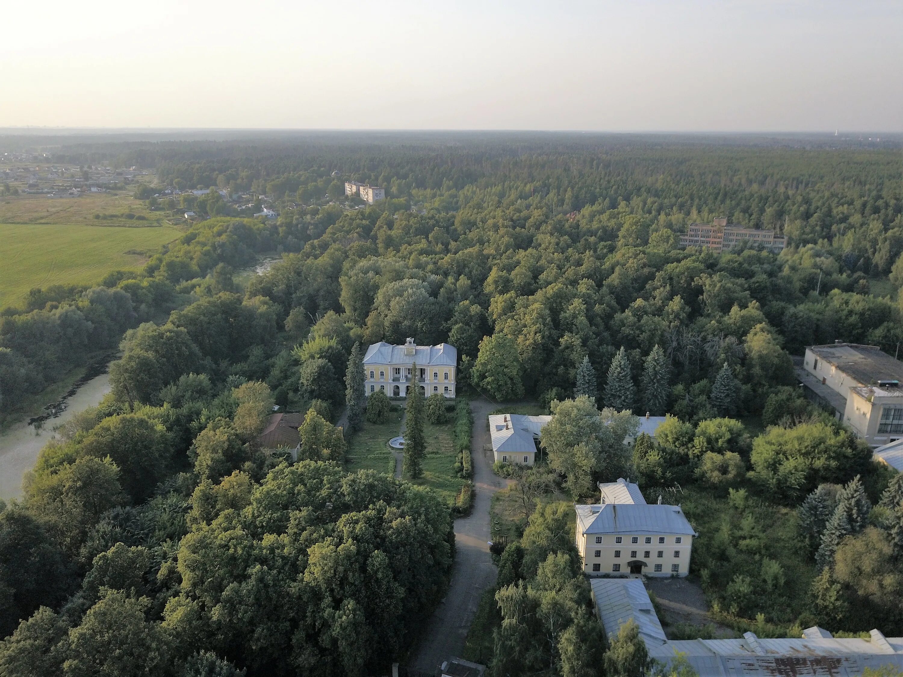 Брюс лосино петровский