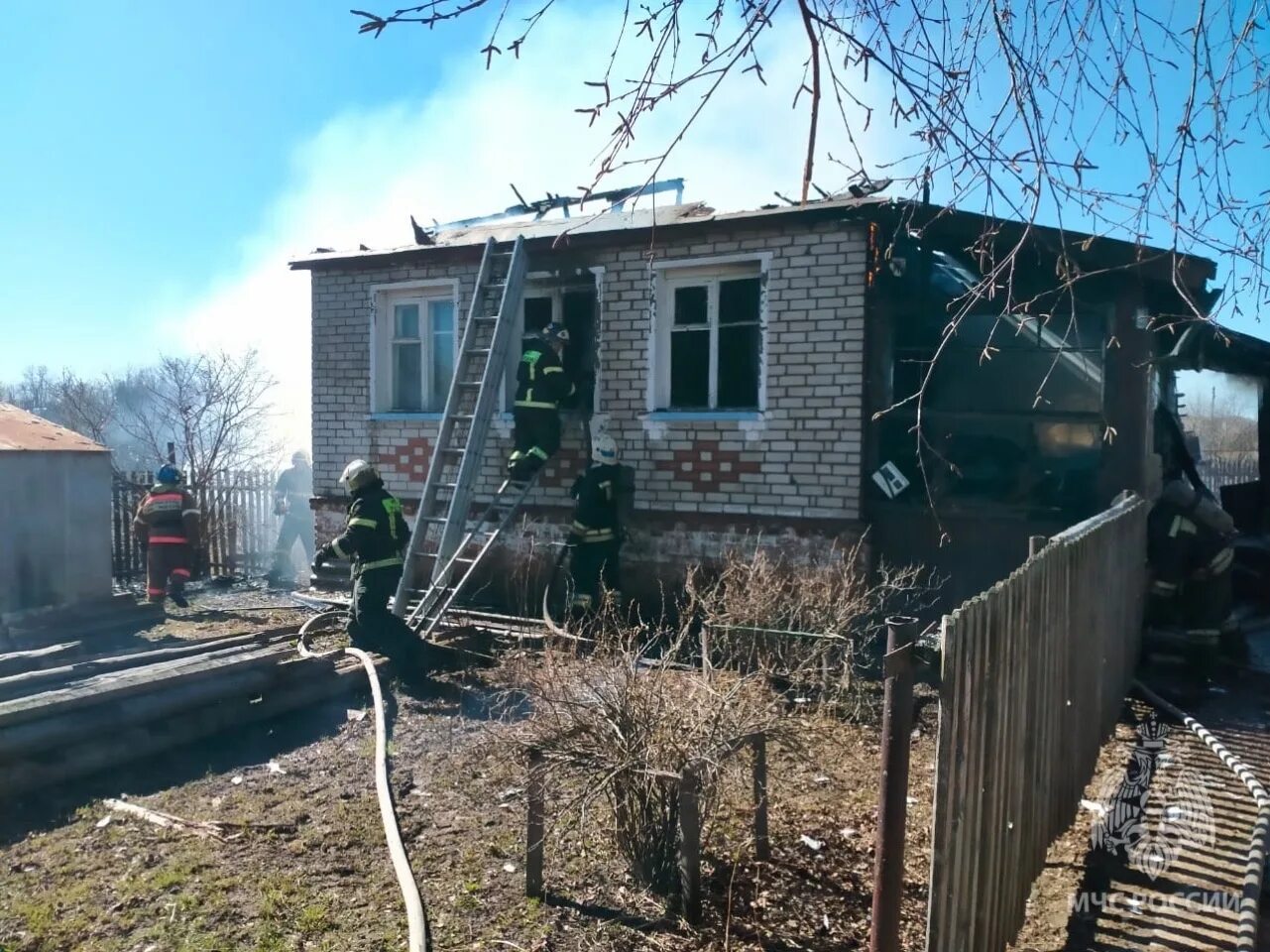 Пожар галактика донецк. 08 2024. Пожар 11. Частный дом. Пожар в сочи 2024г.