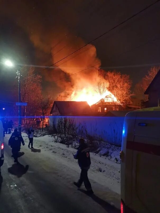 Невская мануфактура санкт-петербург пожар. Невская мануфактура пожар. Невская мануфактура пожар на фабрике в петербурге. Сгорел вайлдберриз петербург. Сгорел вайлдберриз петербург.