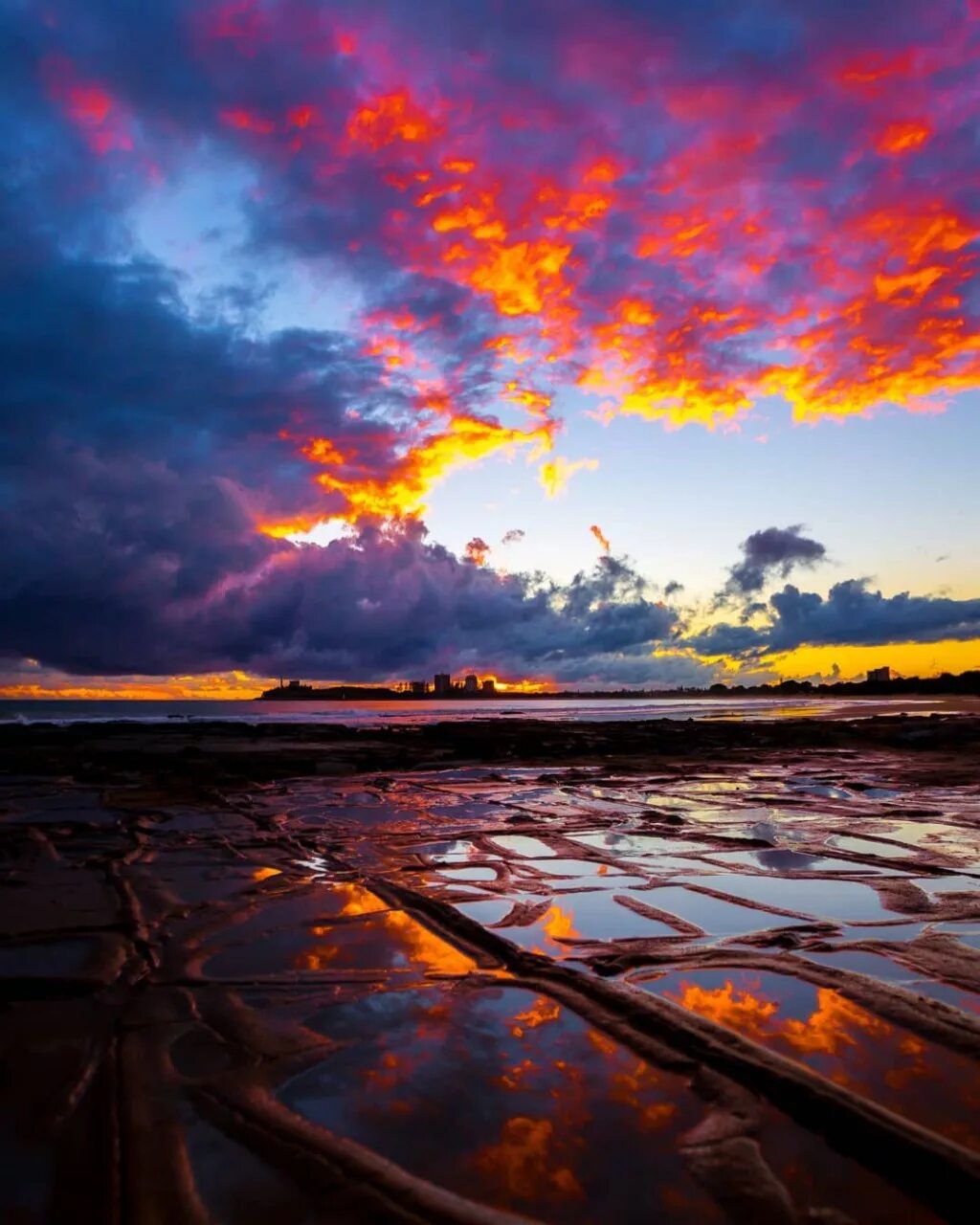 Завораживающее море. Завороженный закатом. Заката. Фотомен. Завороженный закатом.