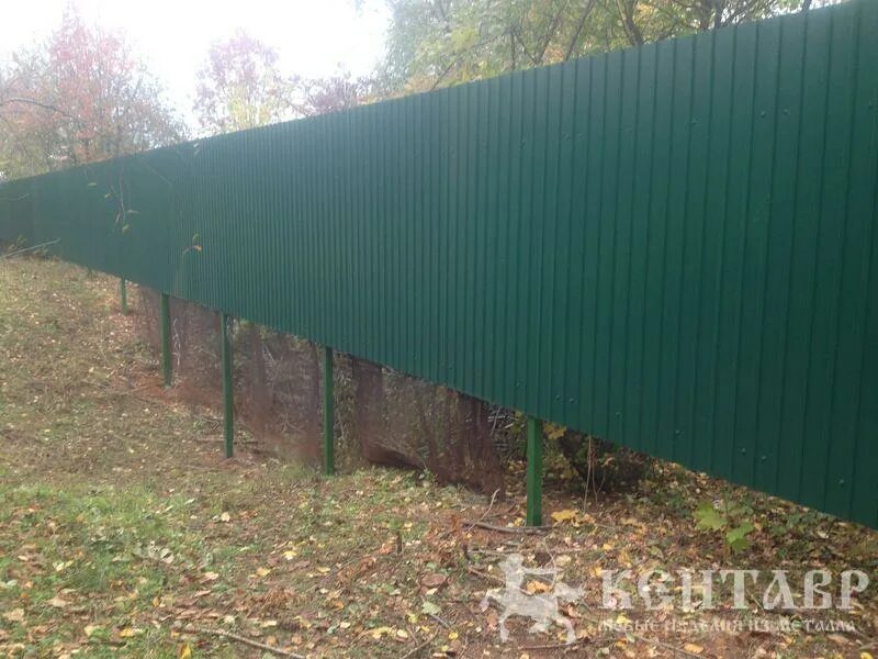 забор из сетки и профлиста комбинированный. сетка забор профнастила. забор с просечкой снизу. забор из профлиста комбинированный. забор из сетки и профлиста комбинированный.