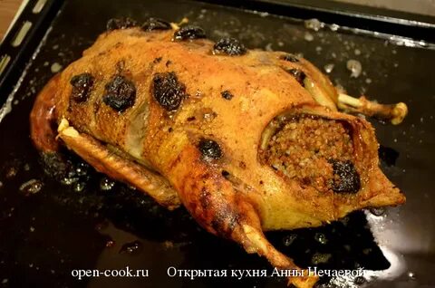 Утка с гречкой целиком