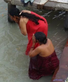 desi aunty bath river hot image - Sexy photos.