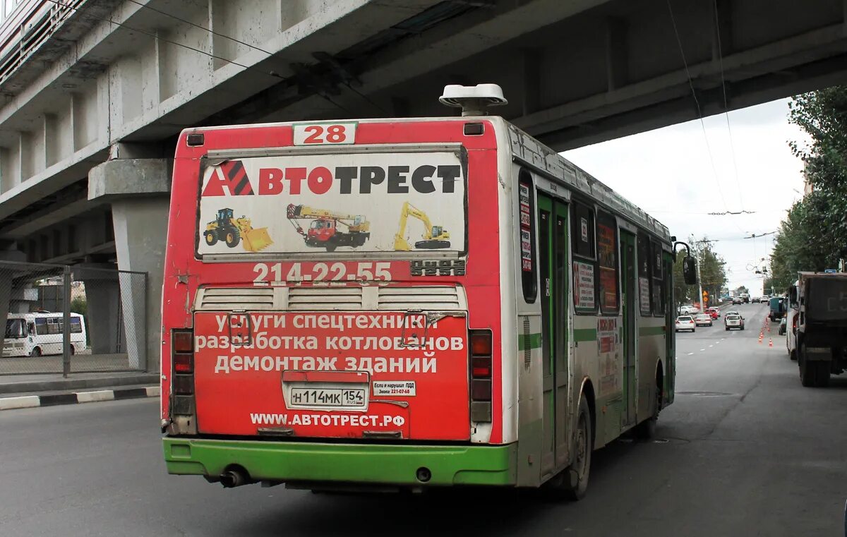 Направление 28 автобус. ЛИАЗ 5256 Новосибирск. 28 Автобус Новосибирск. ЛИАЗ-5256.45 H 114 MK 154. 98 Автобус Новосибирск.