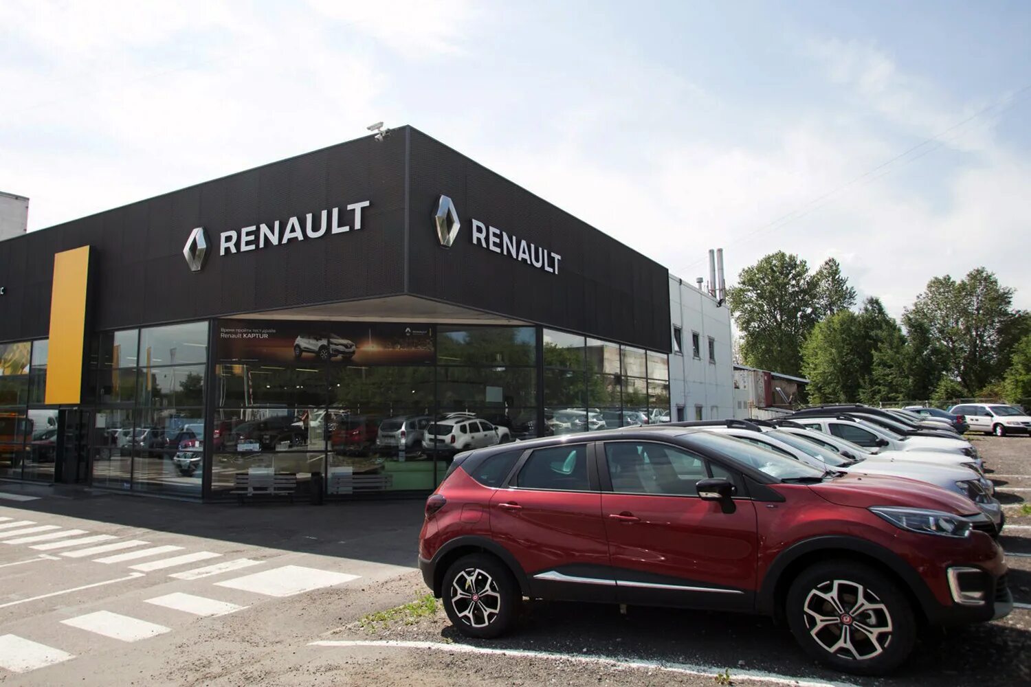 Renault петербург. Автопродикс Рено Седова 13. Автопродикс Рено Дальневосточный. Рено дилер на Дальневосточном.