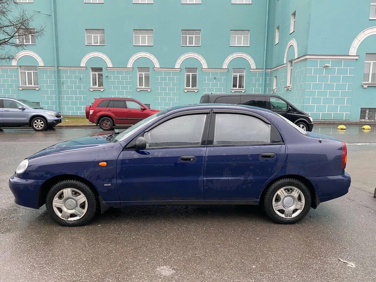 Авито купить шевроле ланос с пробегом. Chevrolet lanos 2009 синий. Chevrolet lanos вид сбоку. Шевроле Ланос 2009 года синий левая обочина. Автомобиль в Пскове с пробегом Ланос.