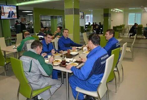 Рабочая столовая на предприятии