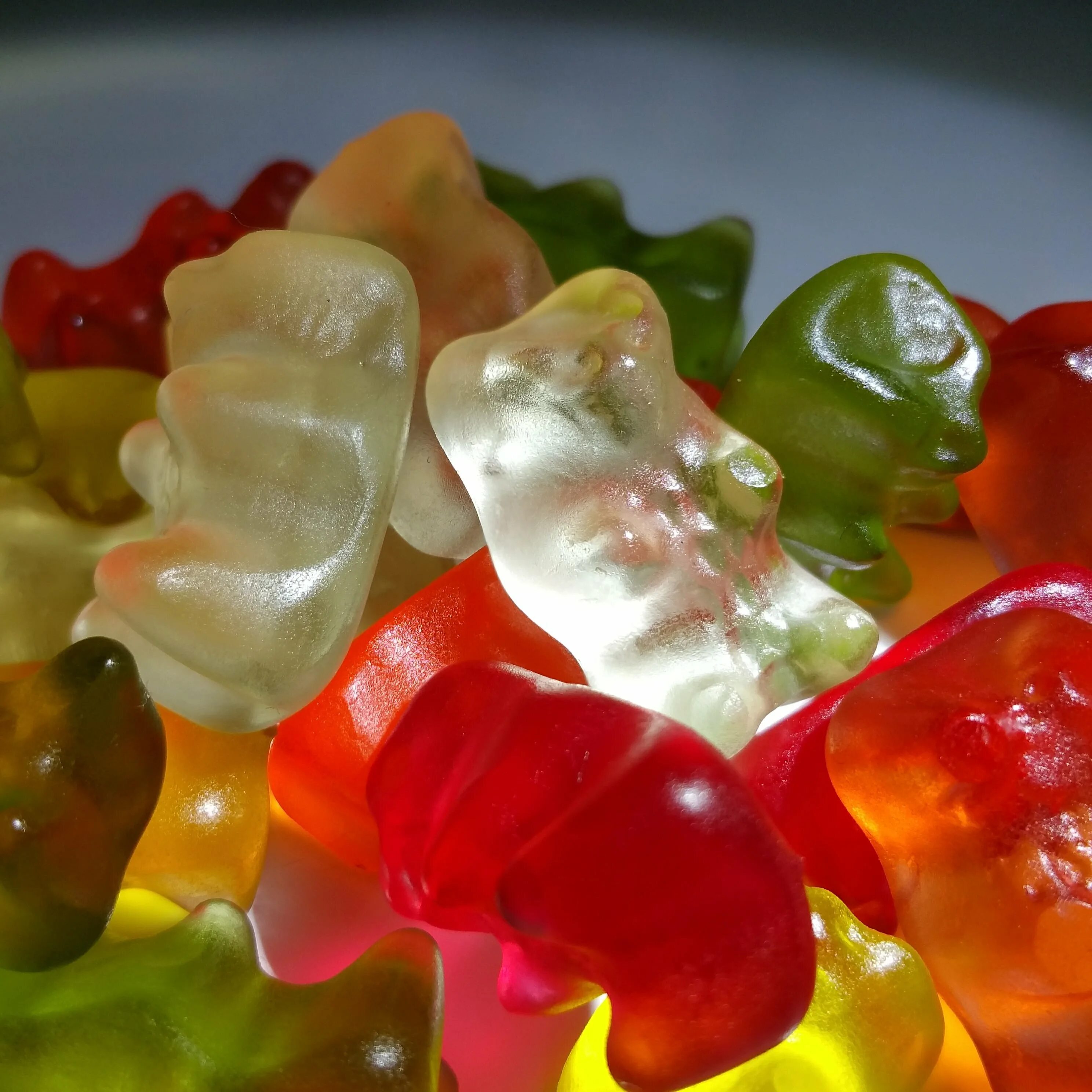 Haribo мармелад мишки. Мой мармеладный какого года. Красивые мармеладки. Красный леденец. Мармелад харибо.