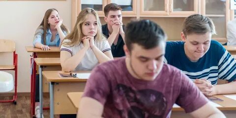 Выпускники сдают