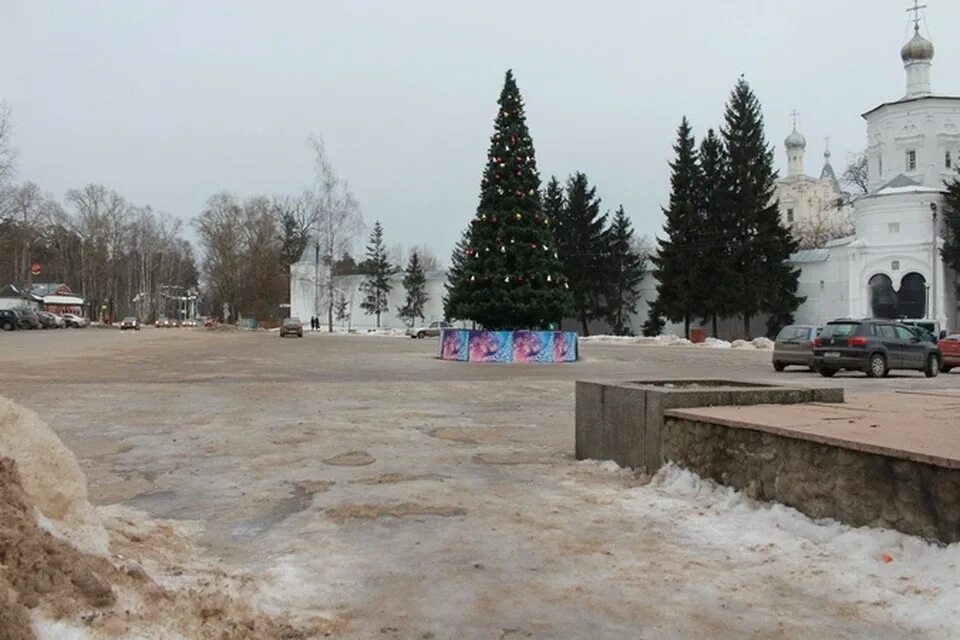 Погода в солотче. Солотча Центральная площадь. Площадь Солотча Рязань. Солотча Монастырская площадь. Площадь Ленина Солотча Рязань.