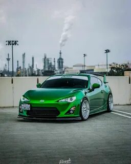 Toyota зеленая