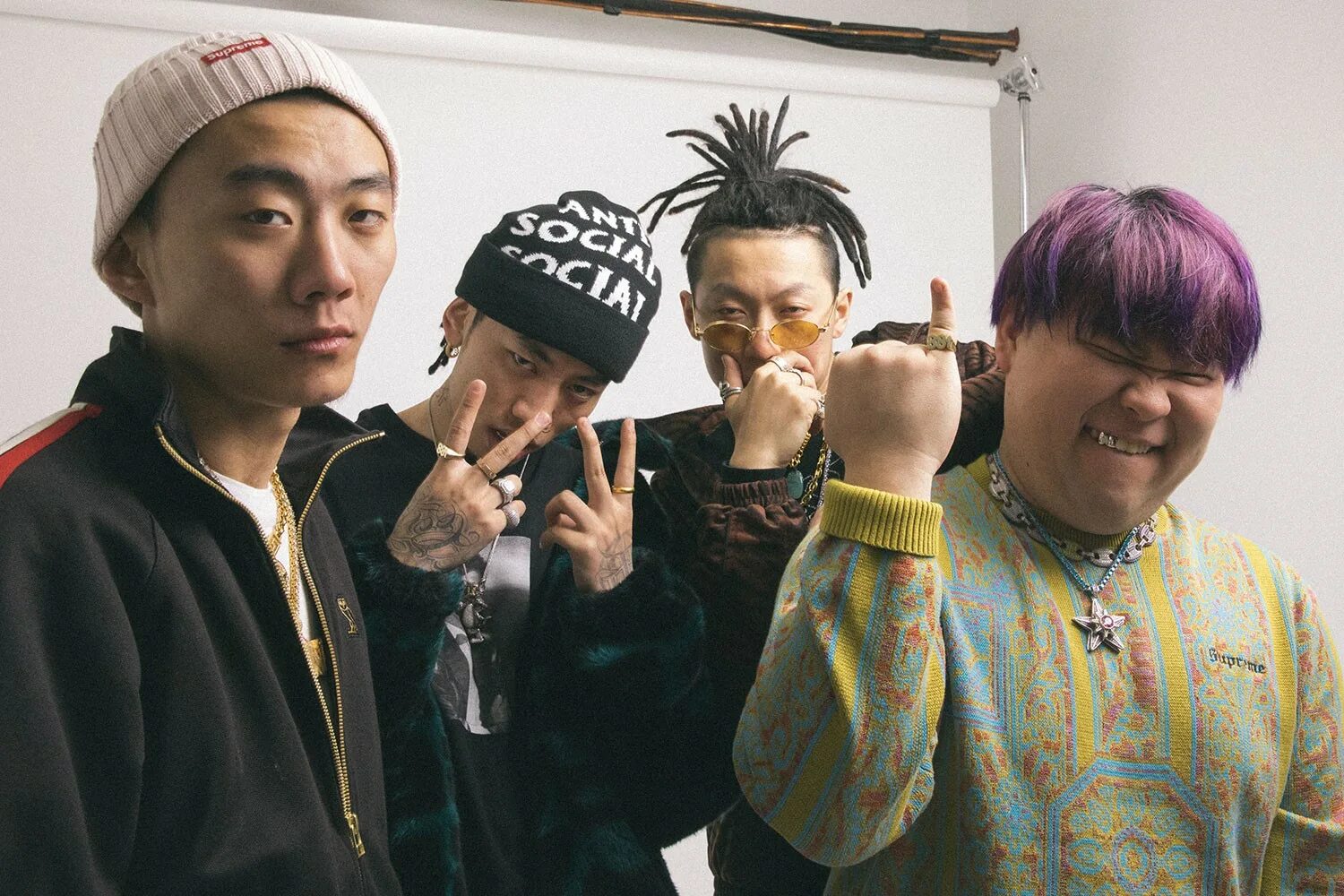 Higher brothers Band. 88rising группа. Китайские РЭПЕРЫ.