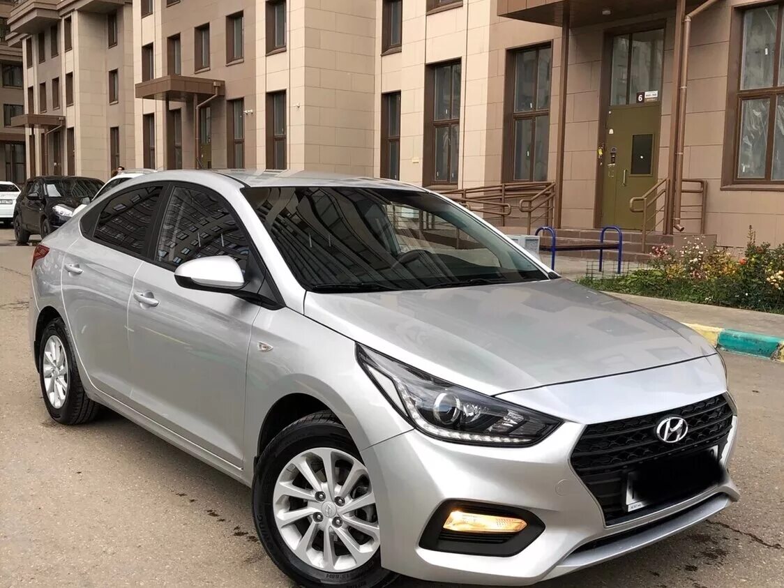 Продажа автомобилей 2017 года. Hyundai Solaris 2017. Hyundai Solaris II 2017. Hyundai Solaris 2017 года. Hyundai Solaris 2017 серый.