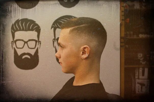 Егерь первоуральск. Барбершоп jaeger асино. Барнаул барбершоп егерь глеб. Егерь человек. Егерь лесник.