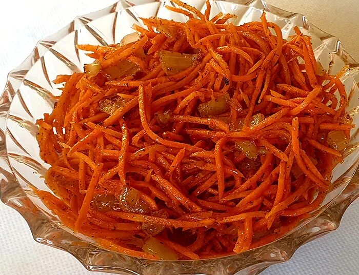 Салат из корейской моркови. Жареная корейская морковка. Корейски морковча. Салат из корейской моркови. Морковь по-корейски 500 г.