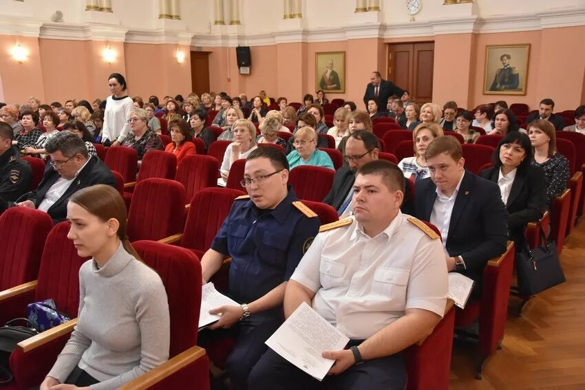 Следовательный комитет оренбург. Председатель горсовета оренбурга. Депутаты горсовета оренбург. Комитеты оренбурга. Горсовет оренбург.