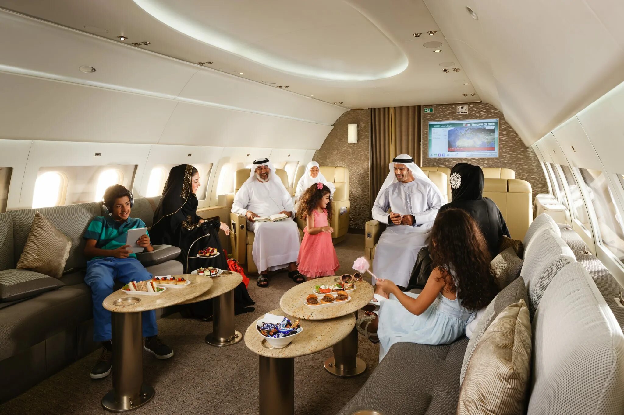 Перелет эмирейтс. Самолет дубай эмирейтс. авиакомпания дубай emirates. emirates airlines авиакомпании оаэ. флайт эмирейтс.