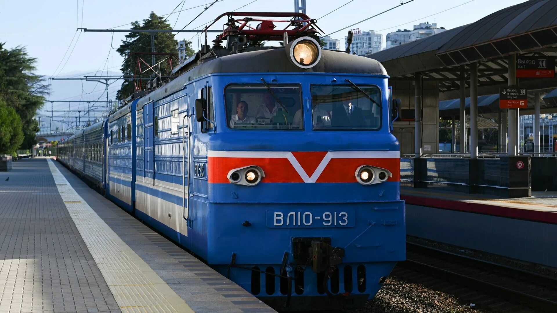 Ретро поезд туапсе гагра. Ретро поезд Туапсе Сочи Гагра. Ретро поезд Сочи Гагра. Туристический поезд Сочи Гагра. Ретро поезд Сочи Абхазия.