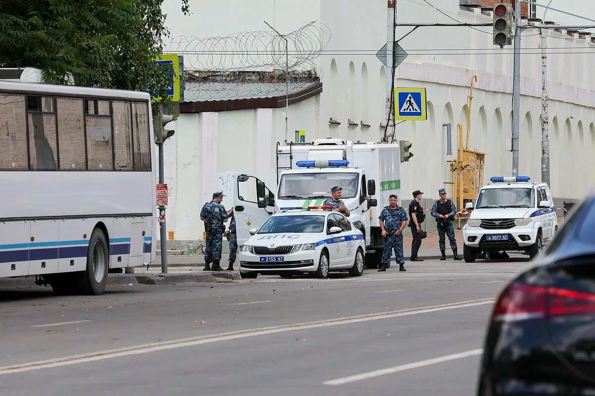 Захват заложников в ростове последние новости. Захват заложников в ростове последние новости. В ростове на дону взял в заложники женщину и детей. В ростове на дону взял в заложники женщину и детей. Захват заложников в ростове последние новости.
