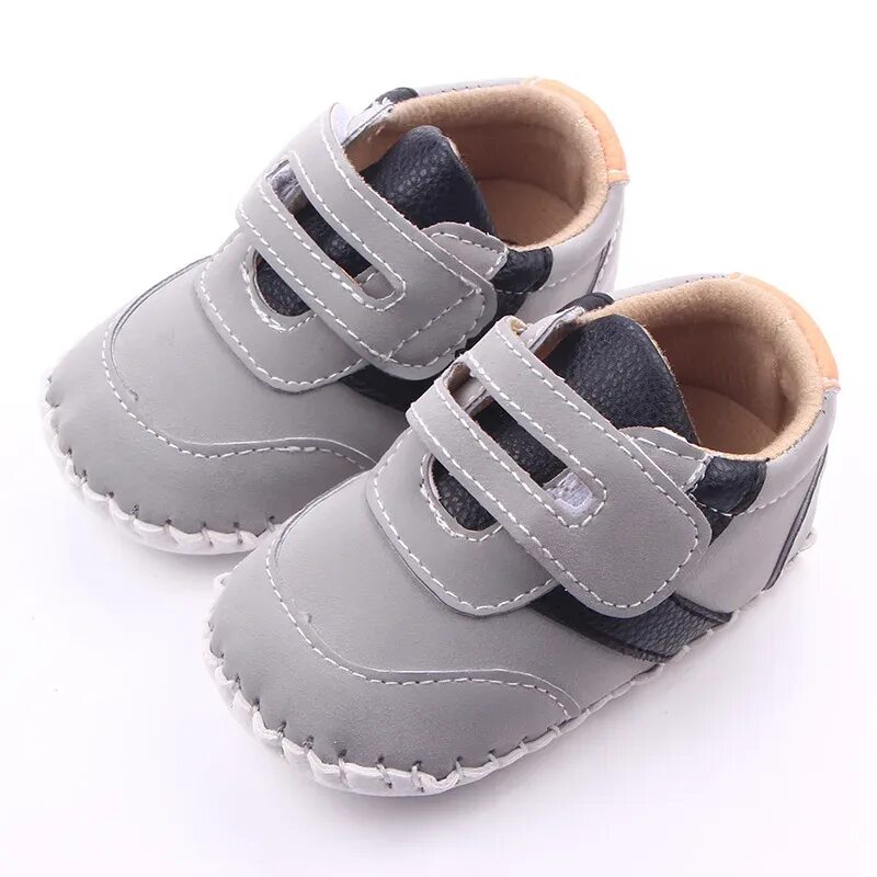 Купить обувь малышам. Ботинки для малышей. Ботиночки для младенцев. Обувь для новорожденных мальчиков. Обувь для самых маленьких.