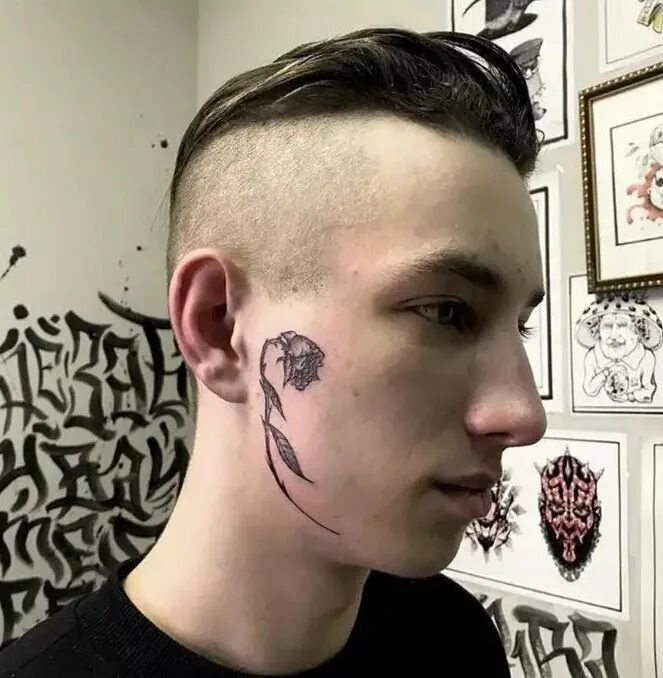На щеке значение
