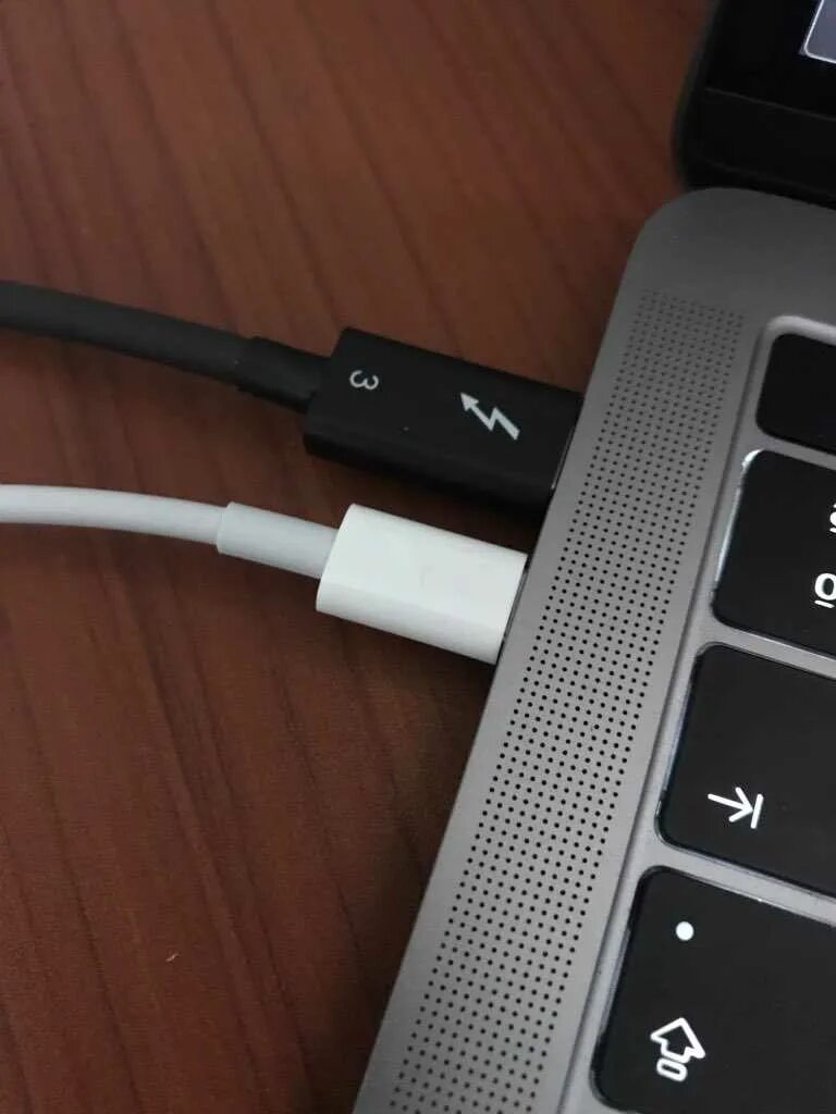 Зарядка для ноутбука от юсб. Зарядка ноутбука через USB. Зарядка ноута чере юсб. Зарядка ноутбука без зарядного устройства. Можно заряжать ноутбук через usb