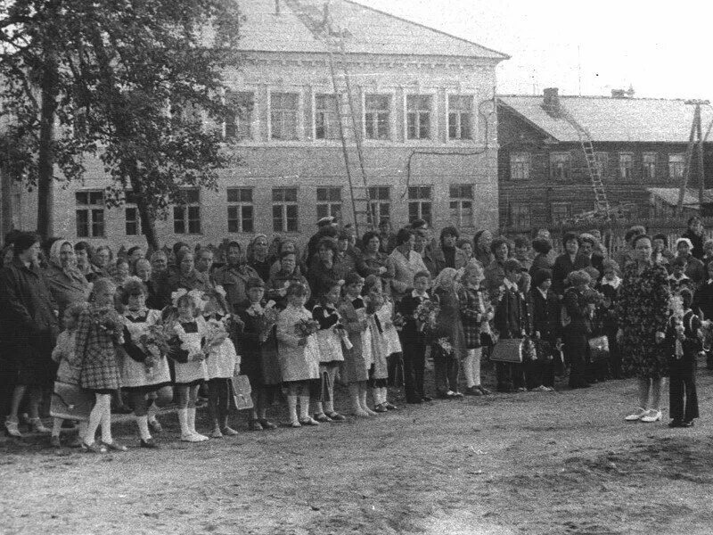 Старая школа. Старая школа фото. Старые школьные фотографии. Старая школа в Шеговарах. Старая школа 2018