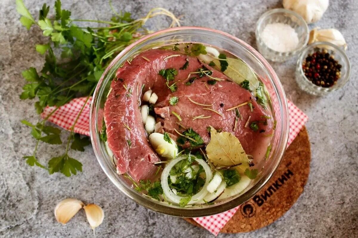 Маринад для курочки. Маринад для мяса. Маринад для мяса с белым вином фото. Шашлык маринованный. Маринад красиво.