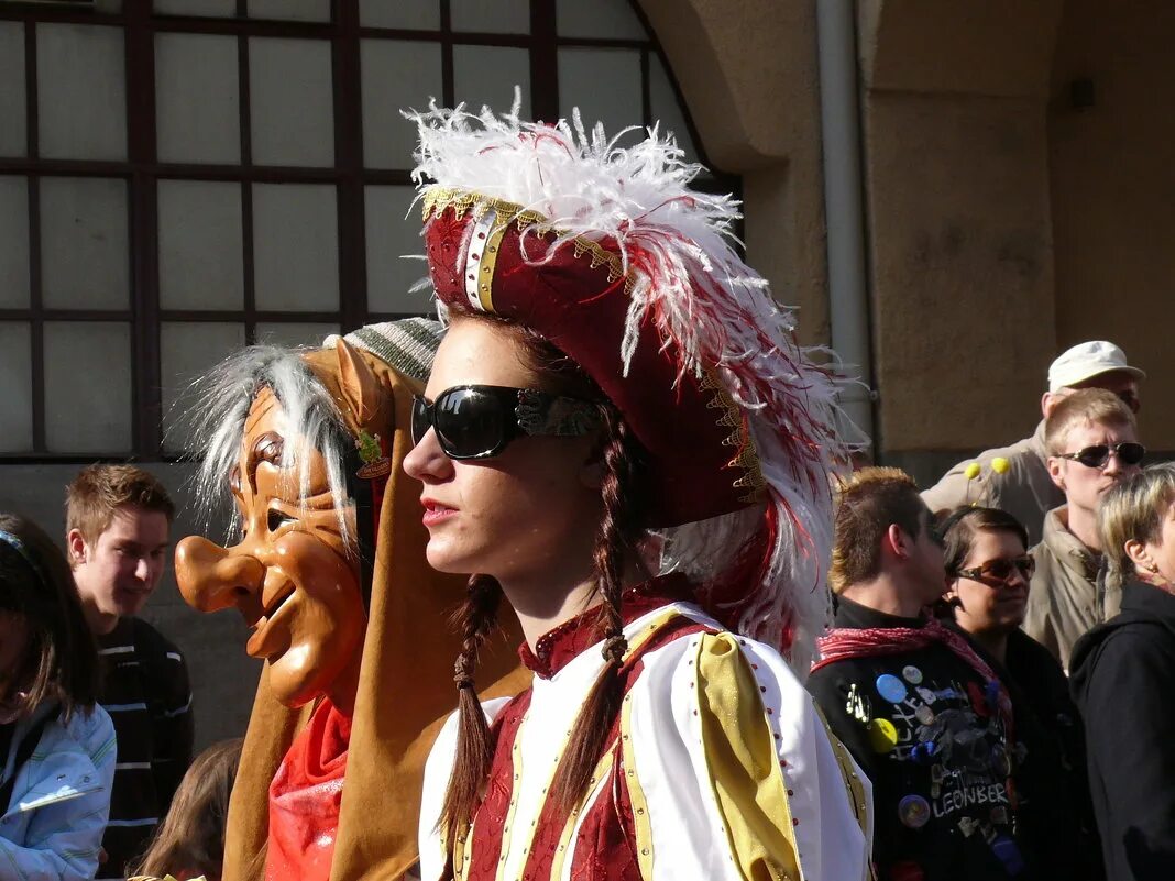 Бал маскарад опера бенуа. Карнавал в венеции костюмы. Маскарад для детей. Италия опера маскарад. Маскарад 15.