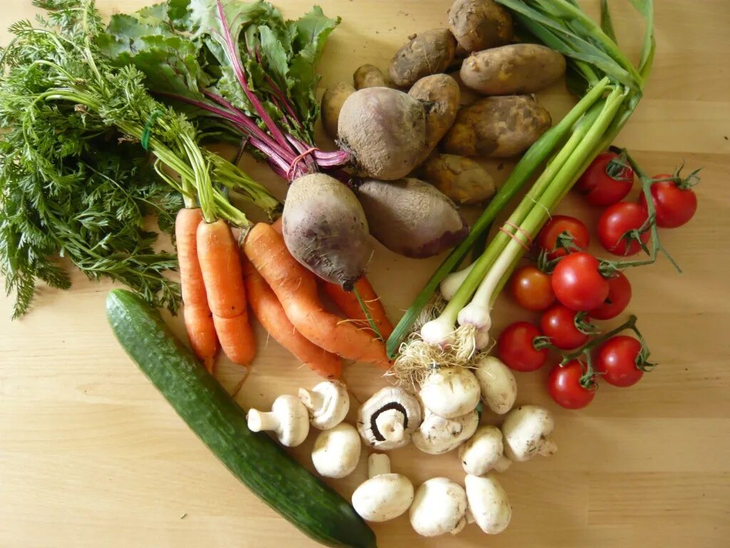 Овощ ставший фруктом. Овощи. Немытые овощи и фрукты. Красивые овощи. Сырые овощи.
