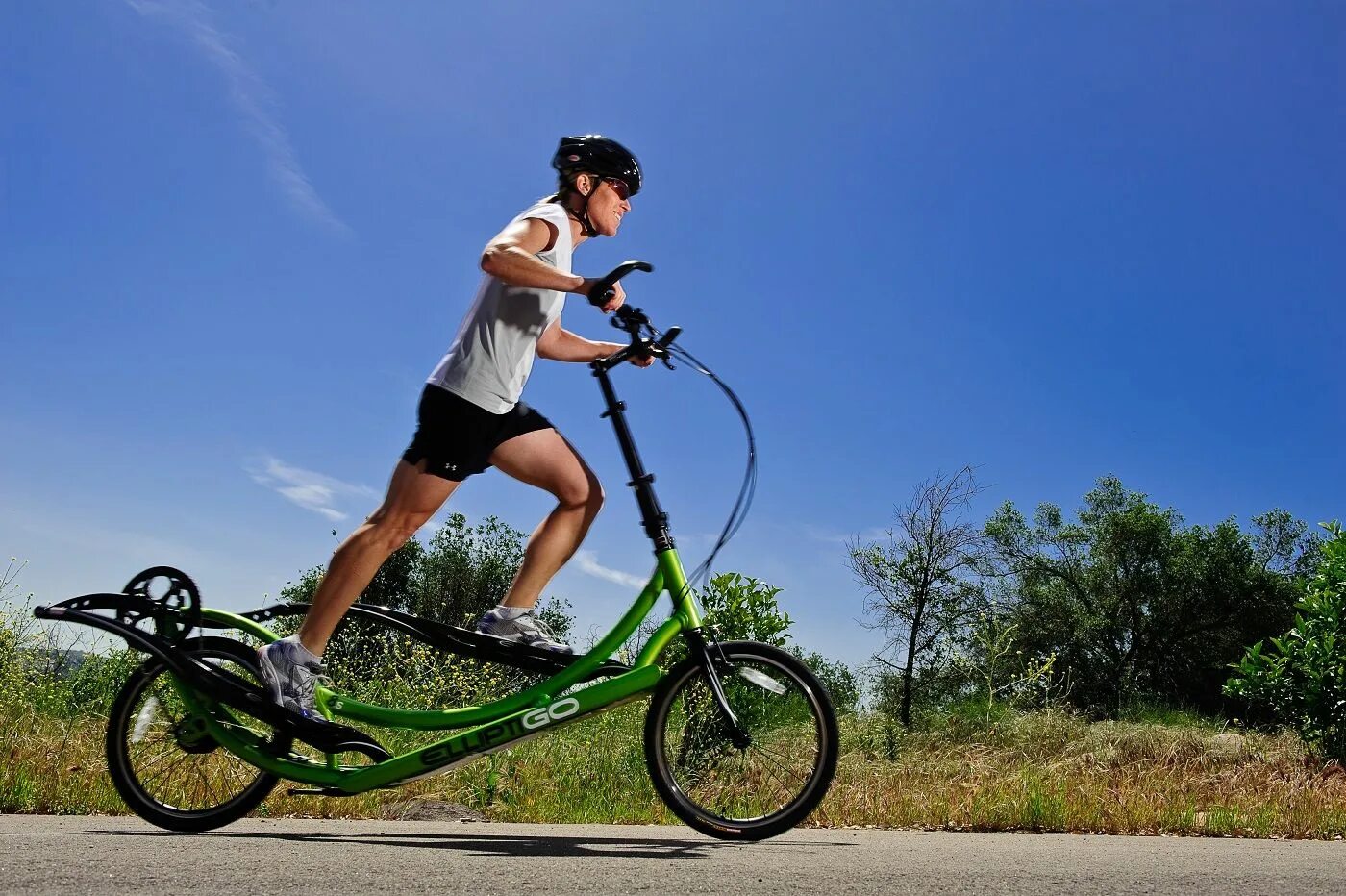 ELLIPTIGO 3c. Велосипед. Шагающий велосипед. Велосипед для езды стоя. Велосипедист съезжает