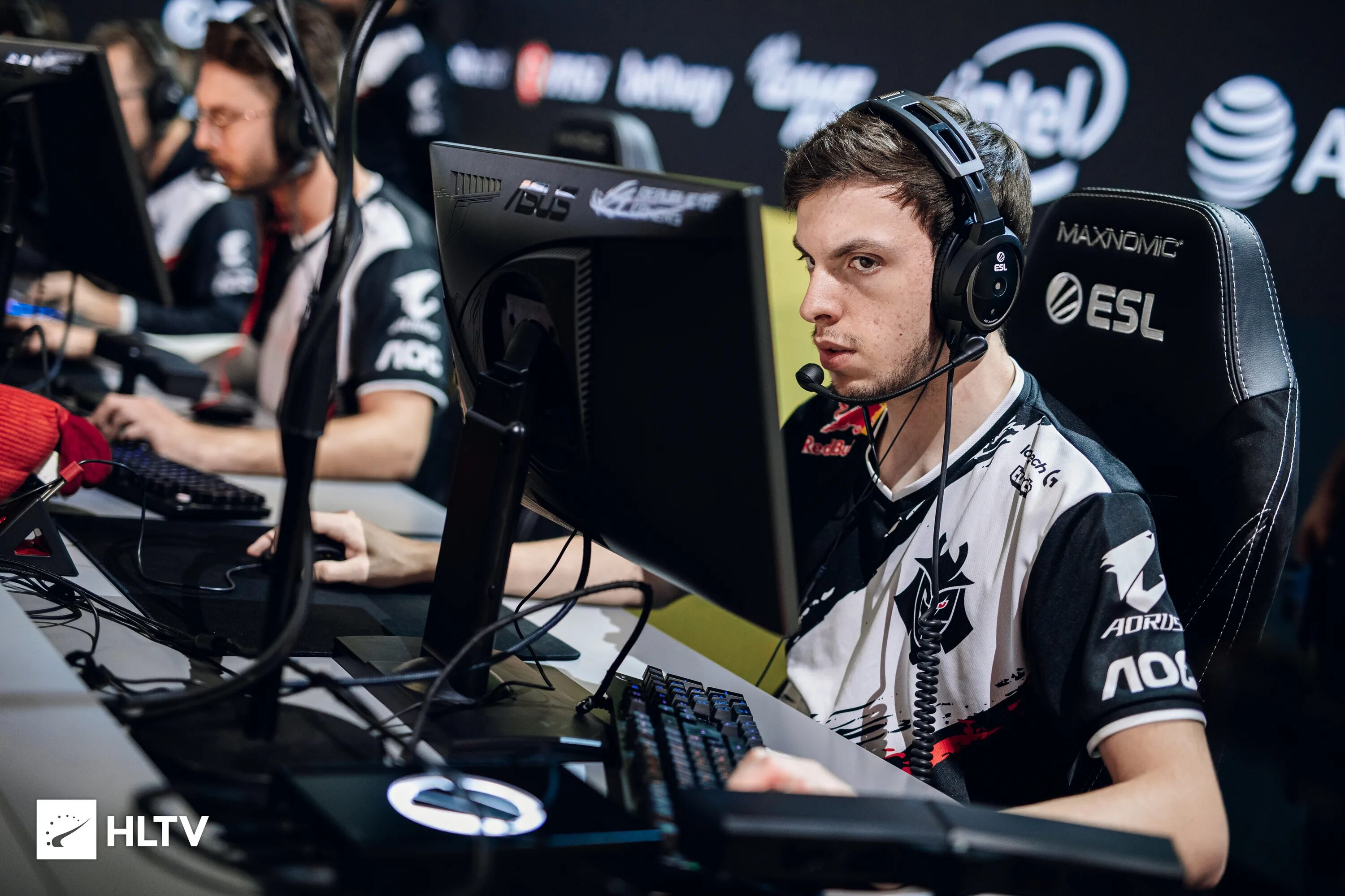 Lucky cs. Модели оружия кс го. Кровавая моделька для скинов на оружия. Cs luck. Перчатки leet кс го.