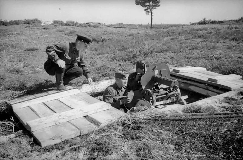 Летом 1940 года ленинградский. Дзот 1941г. Учения РККА В 1940 Г.. Учения РККА 1936. Киевские учения РККА 1936.