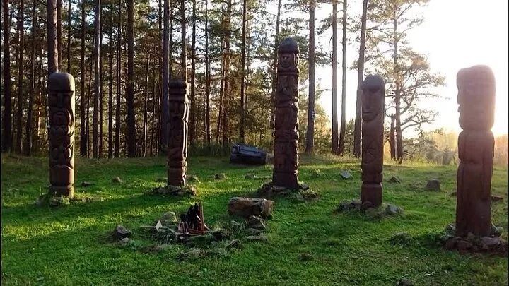 Слово капище. Переславль-Залесский капище Велеса. Капище Велеса Самара. Капище Переславль Залесский. Капище Перуна Орел.