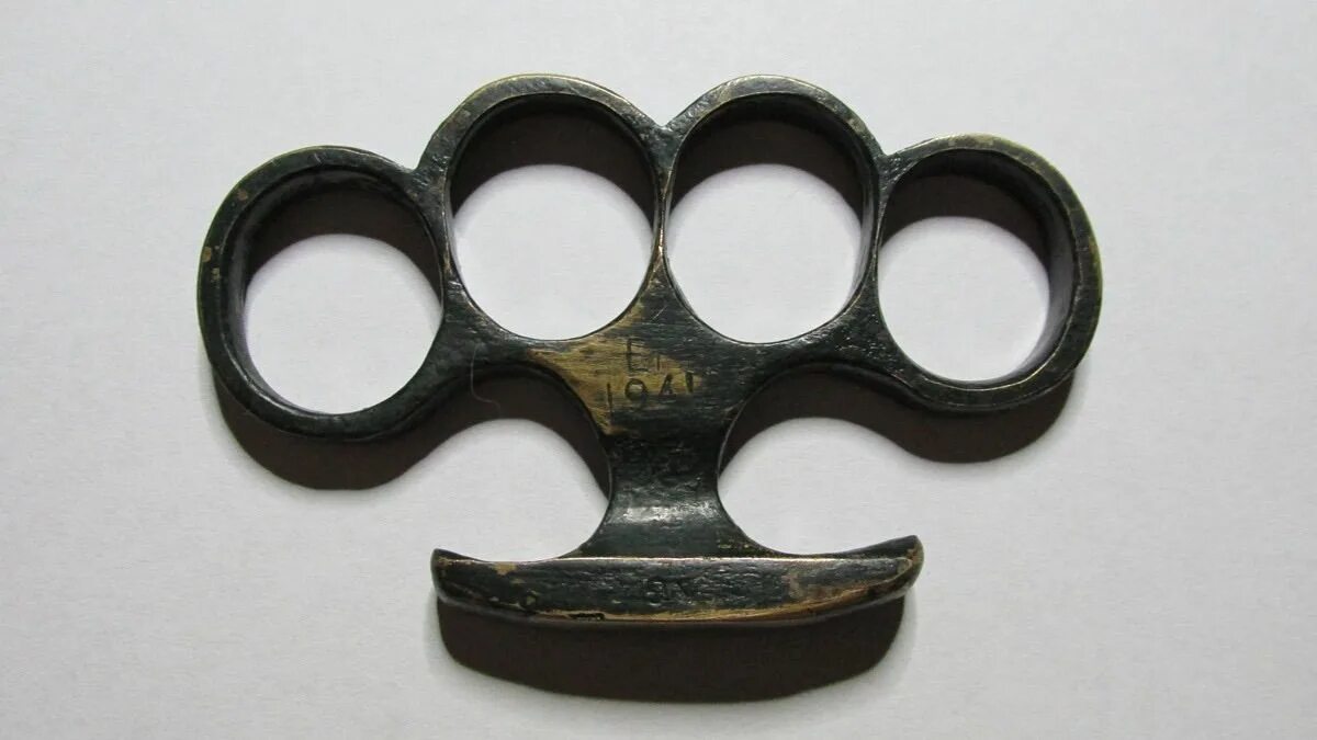 Knuckle duster. Кастет винтаж. опасные кастеты. румынский кастет. antique knuckle duster.