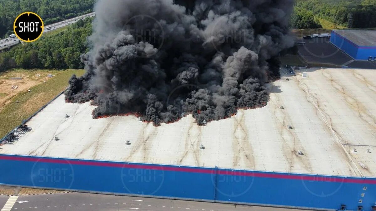 Пожар в иваново. Пожар на складе озон. Пожар на волоколамском шоссе сегодня. Склад озон новая рига пожар. Пожар новая сейчас.
