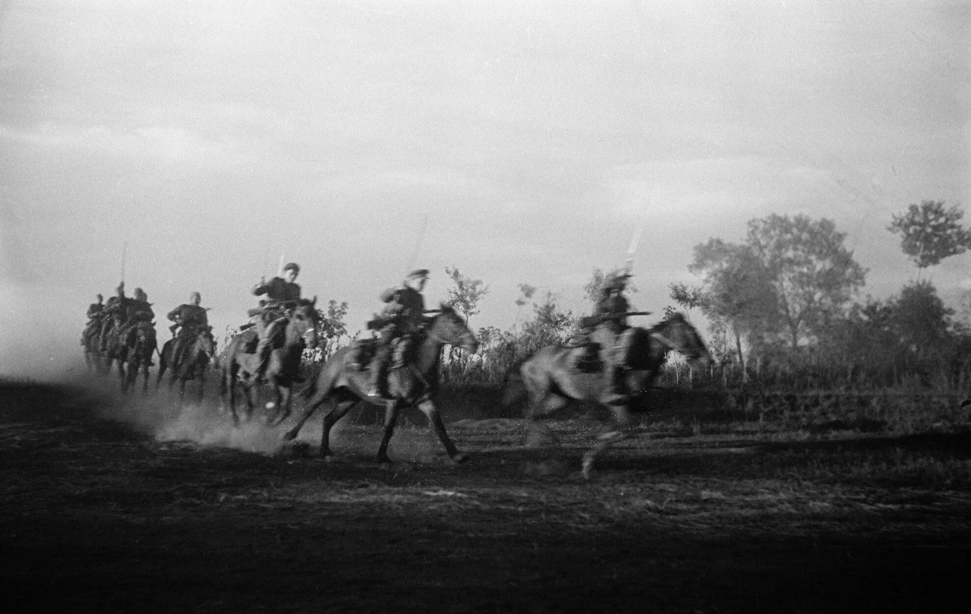 Советская кавалерия в великой отечественной войне. Конная кавалерия на войне 1941-1945. Кавалерист 1941. Кавалерия ркка в 1941. Кавалерия вермахта на восточном фронте.