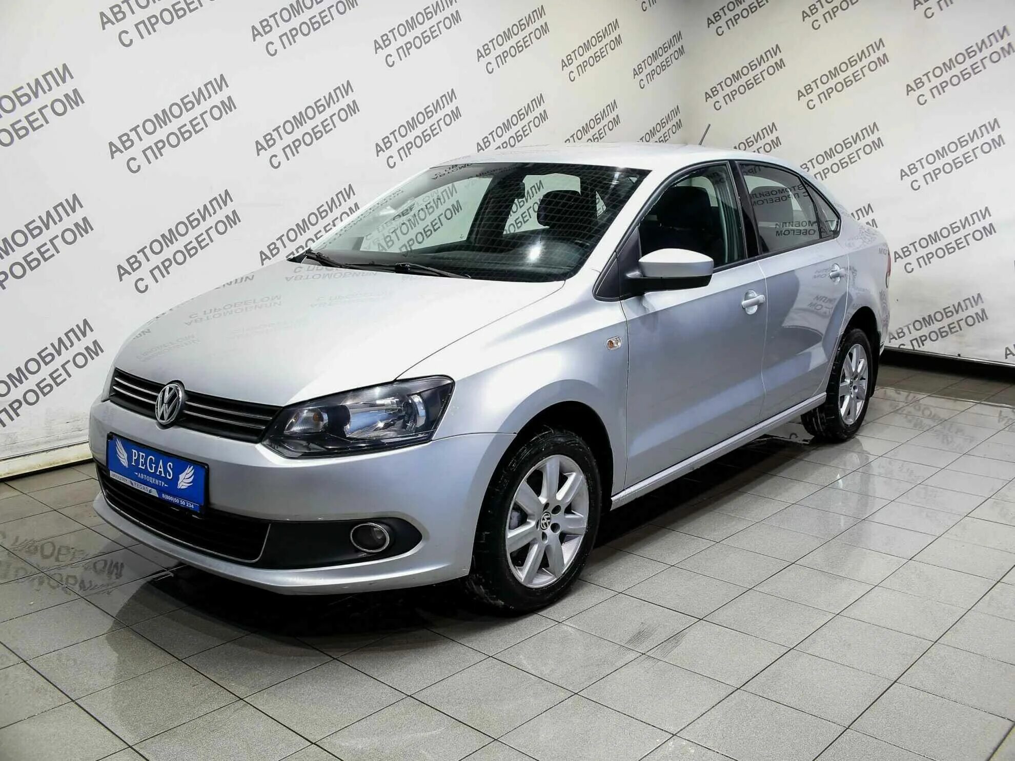 С. Фольксваген поло 5 2015. Фольксваген поло седан 2011 черный. Авито автомобили с пробегом фольксваген поло. Фольксваген поло comfortline комплектация с черными боковыми зеркалами.