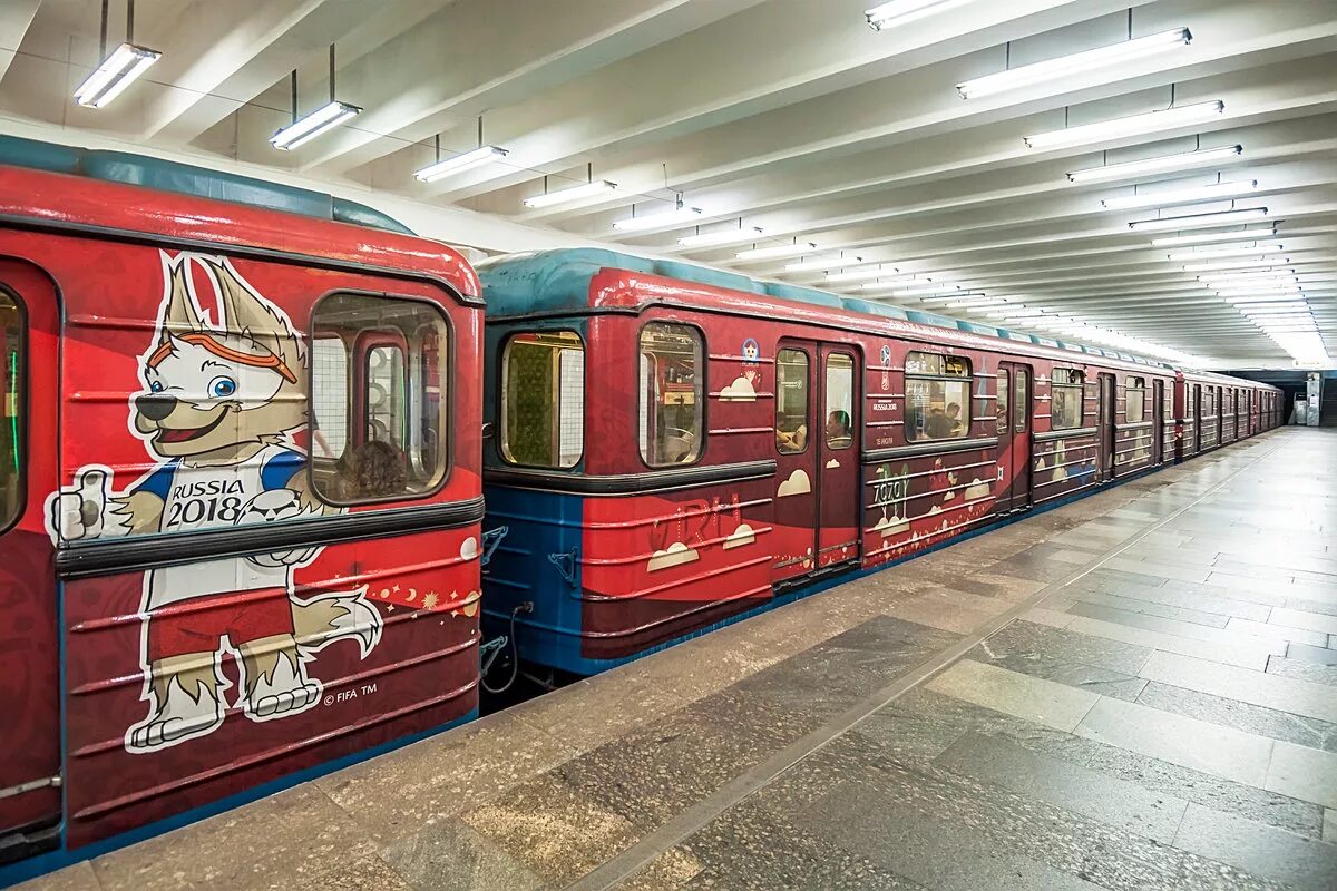 Метро поезда Московского метрополитена. Вагоны Московского метрополитена. Поезд метро Москва 2018. Красивые поезда метро. Ретро поезд метро москва