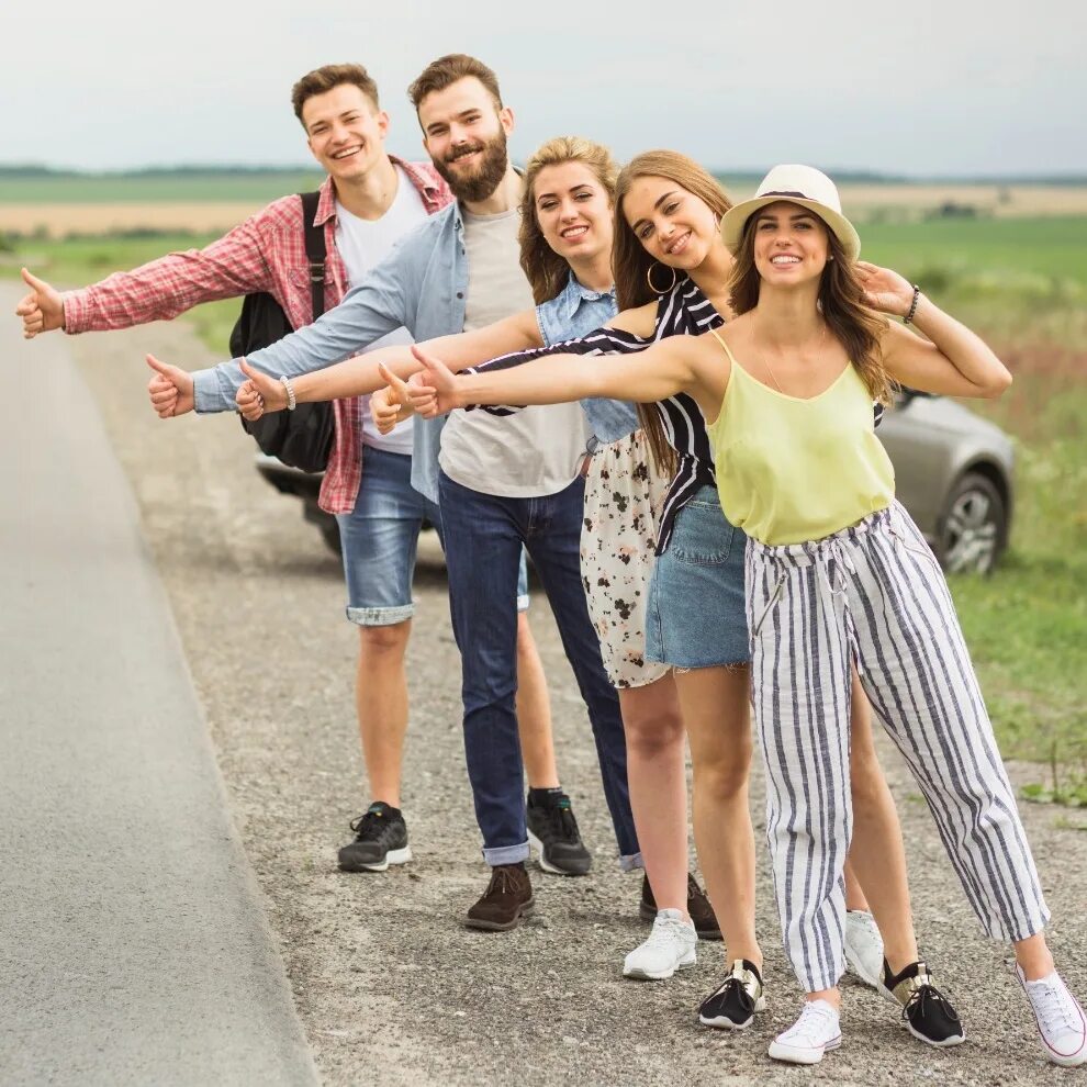 Попутку ловлю. Автостоп. Путешествие автостоп. Группа автостоп. Автостоп фото.