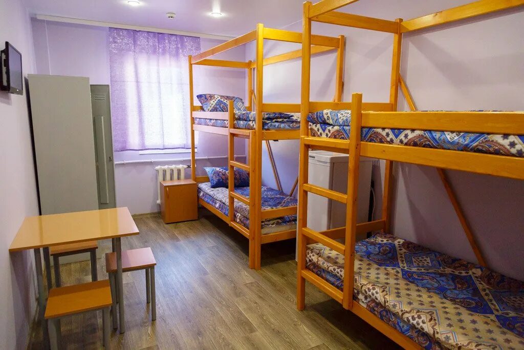 Комната в общежитии в железнодорожном. Общежитие. Хостел для студентов. Общага в Москве. Студенты в общежитии.