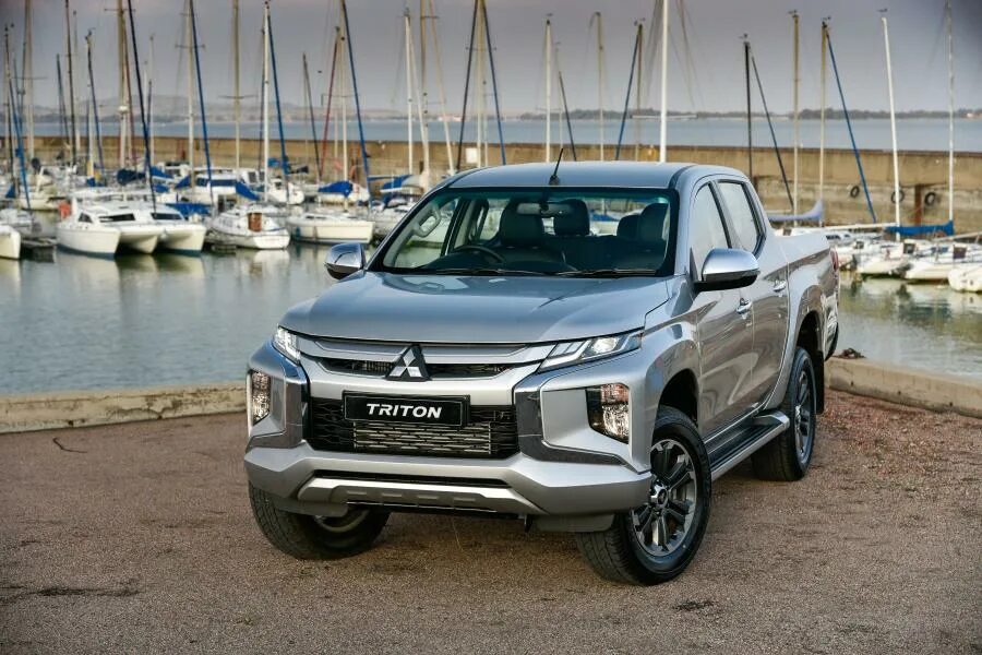 Купить митсубиси 2019. Mitsubishi Triton 2019 Triton. Mitsubishi Triton 2019. Мицубиси пикап 2022. Mitsubishi Triton 2019 фаркоп.