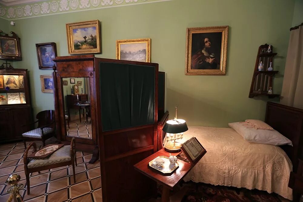 Ивановская квартира. Дом глазунова в жуковке. Д. Иван ургант дом на рублевке. Музей квартира сытина.